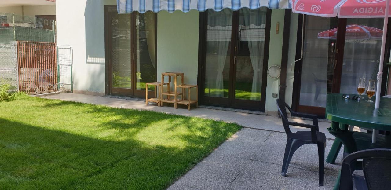 Holiday Residence With Private Garden Exterior photo